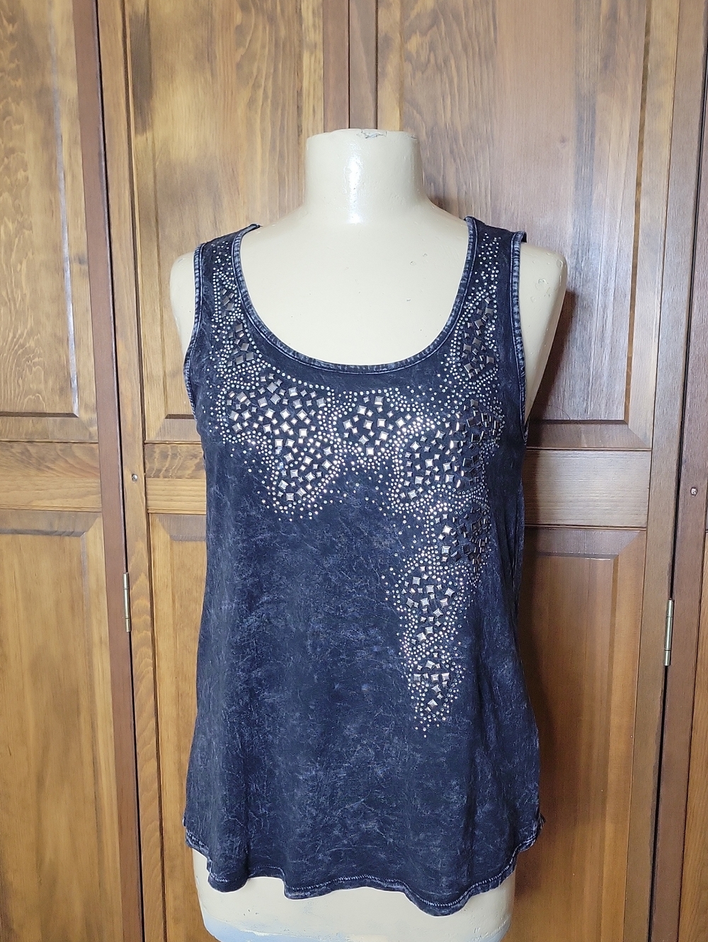 T Party Fashion Embellished NWOT Studded Scoop Neck Tank Top Sz L
